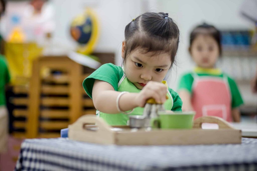 Chương trình Montessori với Kids UP